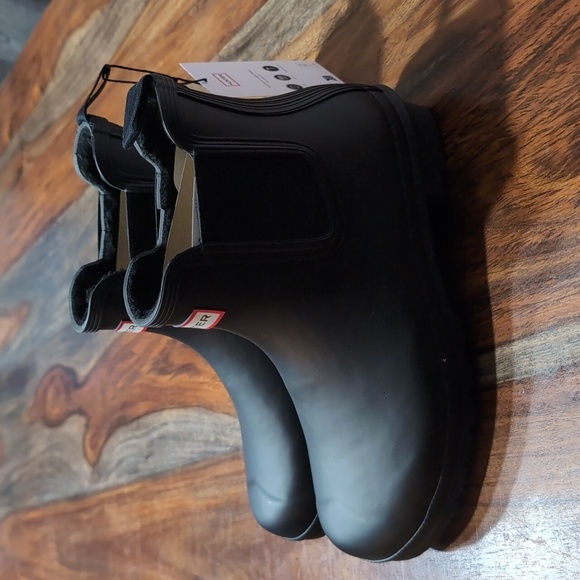 Hunter with original insulated Chelsea boots - Picture 5 of 16